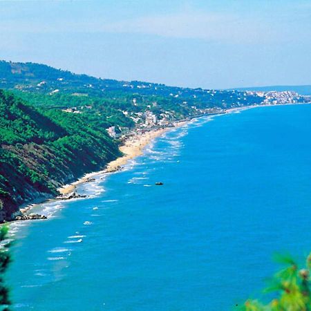 Happy Camp Mobile Homes In Camping Villaggio Internazionale San Menaio Bagian luar foto