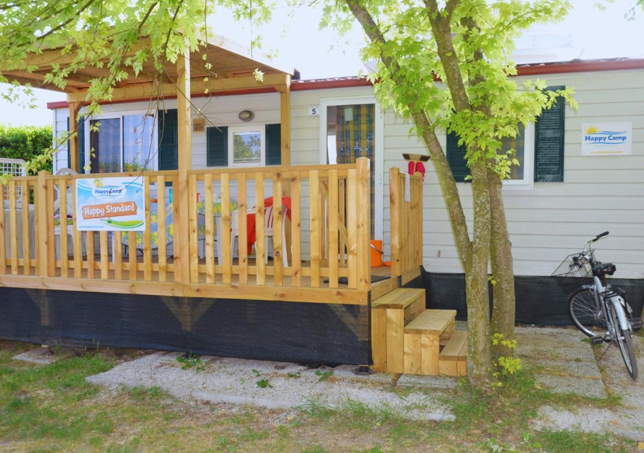 Happy Camp Mobile Homes In Camping Villaggio Internazionale San Menaio Bagian luar foto