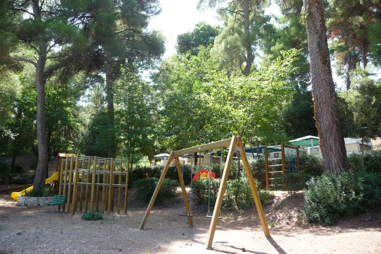 Happy Camp Mobile Homes In Camping Villaggio Internazionale San Menaio Bagian luar foto